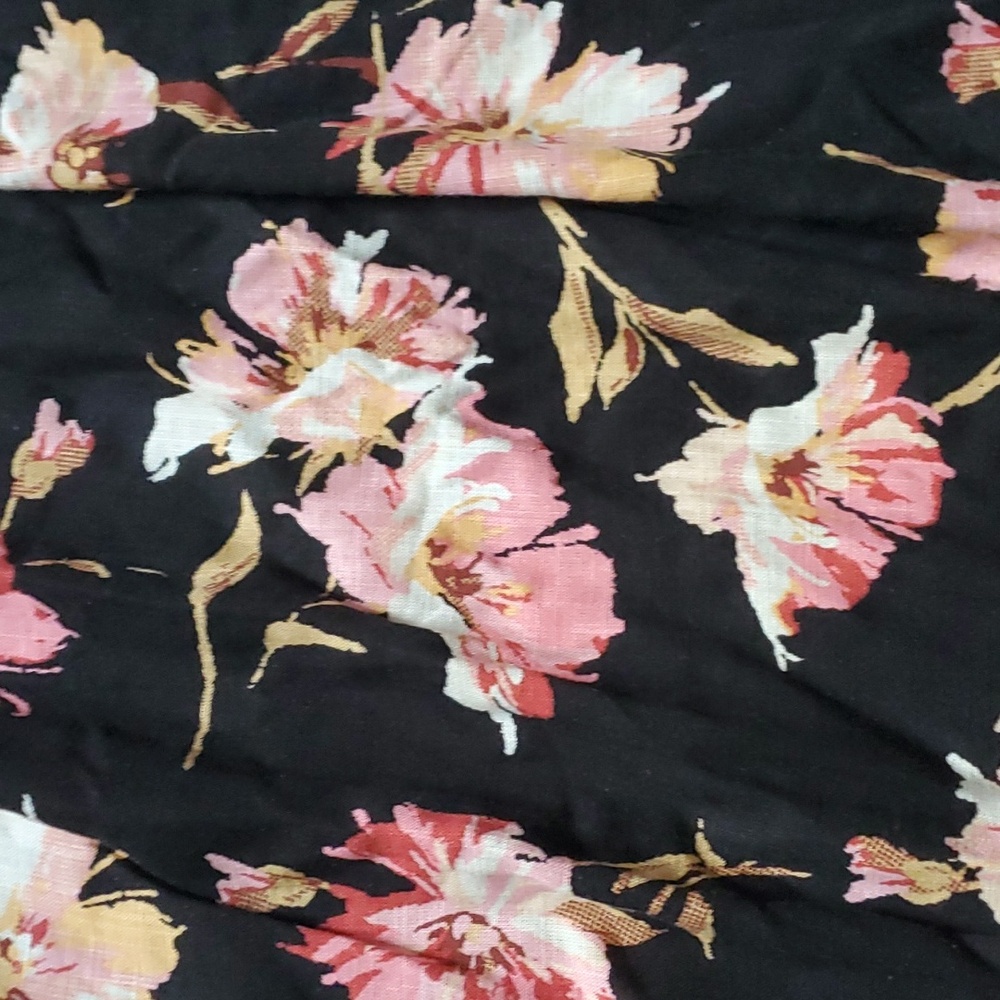 🆕️ CUTE BLACK FLOWER DESIGN DRESS 🖤💕 - Picture 4 of 11